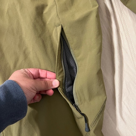 Men’s under armour jacket - Picture 6 of 7